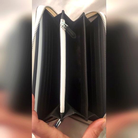 Kate Spade Wallet - Picture 7 of 8